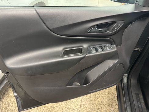 Used 2019 Chevrolet Equinox LT FWD image 17