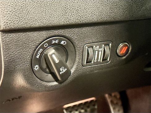 Used 2019 Dodge Charger R/T image 10