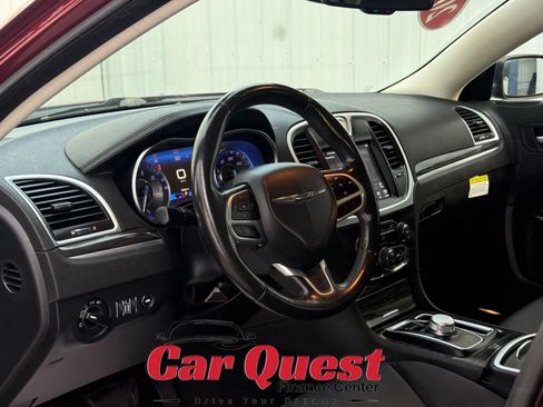 Used 2019 Chrysler 300 Touring w/ Sport Appearance Package RWD image 10