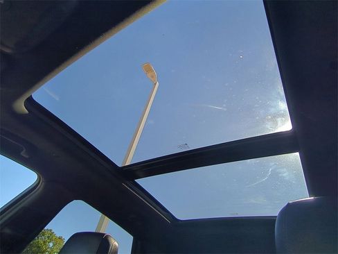 Used 2022 Cadillac XT5 Premium Luxury w/ LPO, ONYX Package image 19