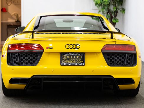 Used 2018 Audi R8 V10 plus AWD/4WD image 4