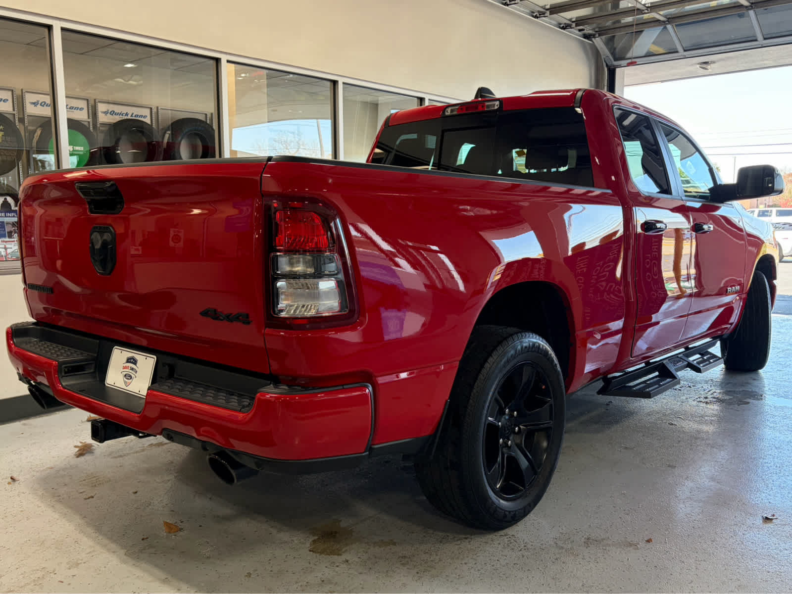 Used 2023 RAM 1500 Big Horn AWD/4WD image 7