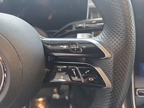 Used 2023 Mercedes-Benz GLC 300 4MATIC image 18