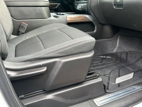 Used 2019 Chevrolet Silverado 1500 RST image 17