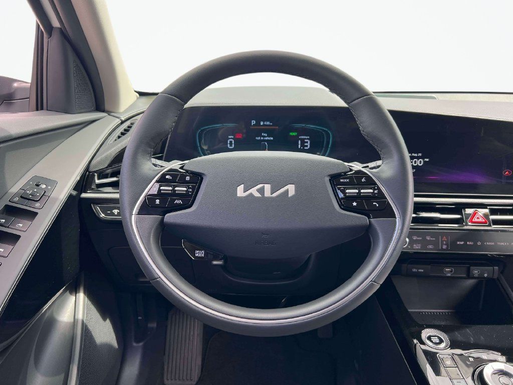 Used 2025 Kia Niro EX w/ EX Cold Weather Package FWD image 15