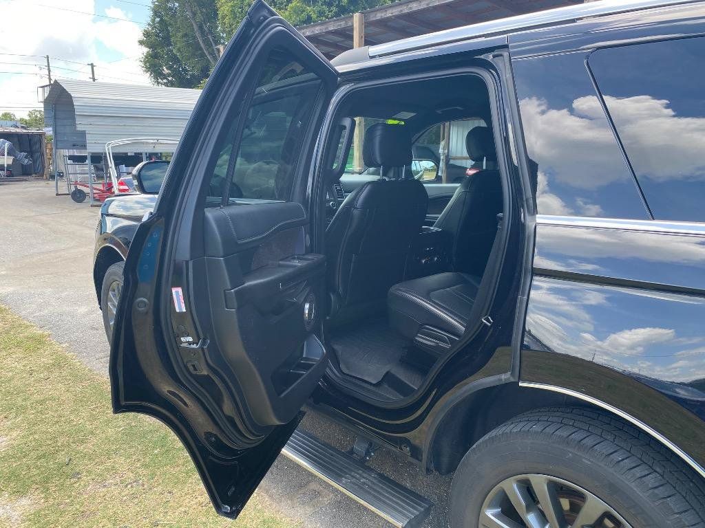 Used 2019 Ford Expedition Limited RWD image 15