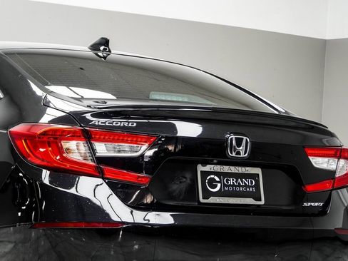 Used 2021 Honda Accord Sport image 12