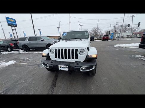 Used 2022 Jeep Gladiator Sport image 3