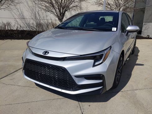 New 2026 Toyota Corolla SE image 3