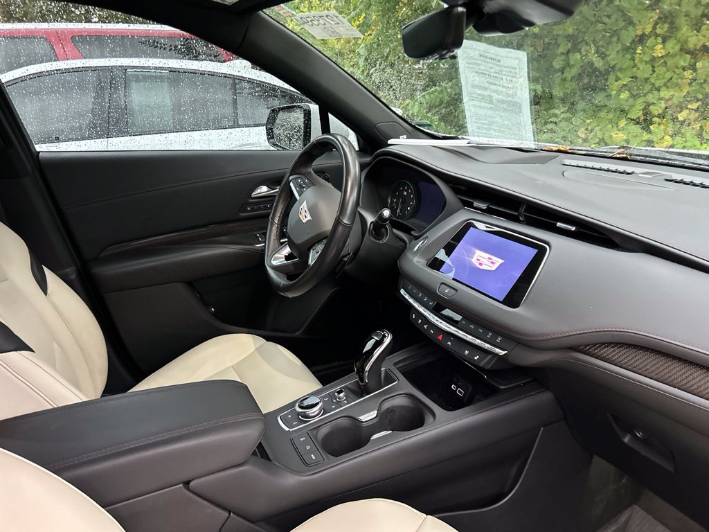 Used 2023 Cadillac XT4 Sport w/ Sun And Sound Package AWD/4WD image 9