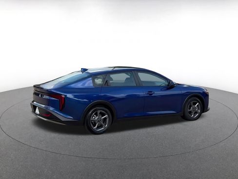 Used 2025 Kia K4 LXS image 12