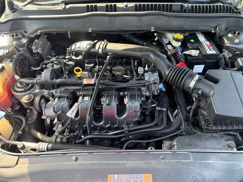 Used 2016 Ford Fusion Titanium FWD image 17