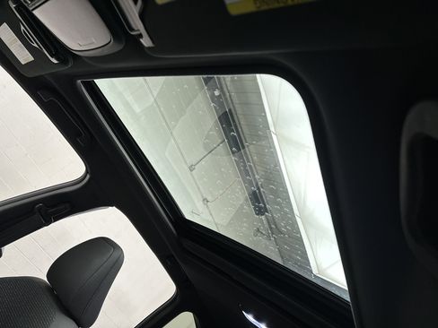 Used 2024 Subaru Ascent Limited w/ Technology Package image 19