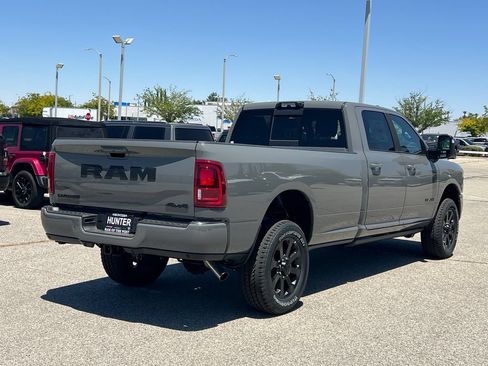 New 2026 RAM 2500 Laramie AWD/4WD image 7
