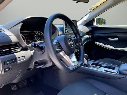 Used 2024 Nissan Sentra SV FWD image 18