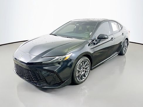 Used 2025 Toyota Camry XSE image 3