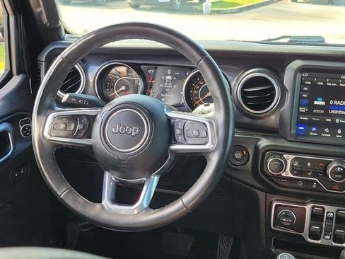 Used 2021 Jeep Wrangler Unlimited Sahara AWD/4WD image 18