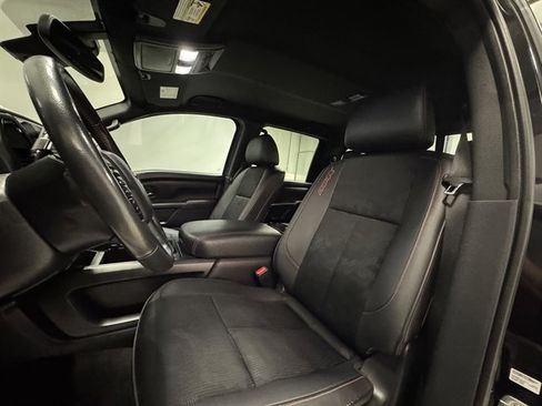 Used 2021 Nissan Titan PRO-4X image 15