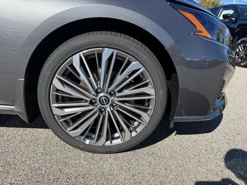 New 2025 Nissan Altima 2.5 SL image 14