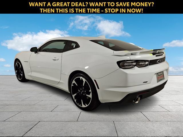 Used 2023 Chevrolet Camaro LT RWD image 5