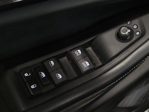 Used 2023 Jeep Grand Cherokee Laredo w/ Luxury Tech Group I image 27