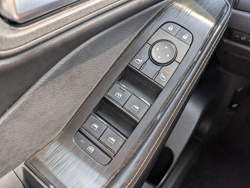Certified 2025 Nissan Rogue SV FWD image 23