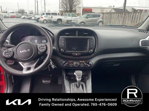 Used 2023 Kia Soul LX w/ LX Technology Package image 10