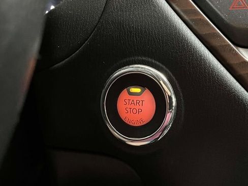 Used 2018 Nissan Pathfinder Platinum FWD image 36