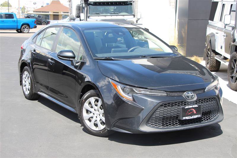 Used 2021 Toyota Corolla LE FWD image 2