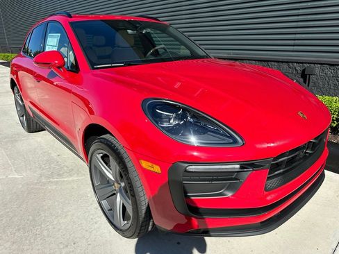 Certified 2026 Porsche Macan AWD/4WD image 12