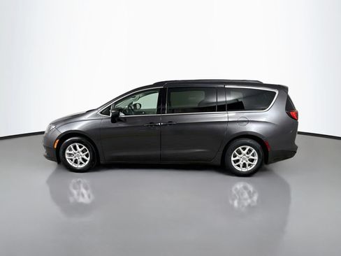 Used 2020 Chrysler Voyager Lxi FWD image 8