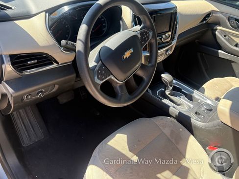 Used 2023 Chevrolet Traverse LS image 10