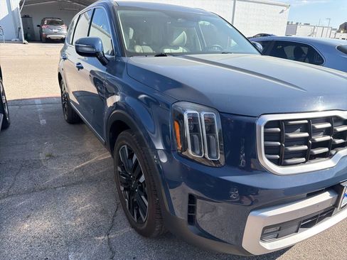 Used 2023 Kia Telluride SX image 3
