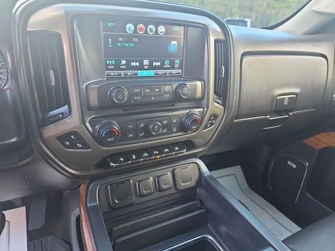 Used 2017 Chevrolet Silverado 1500 High Country image 19