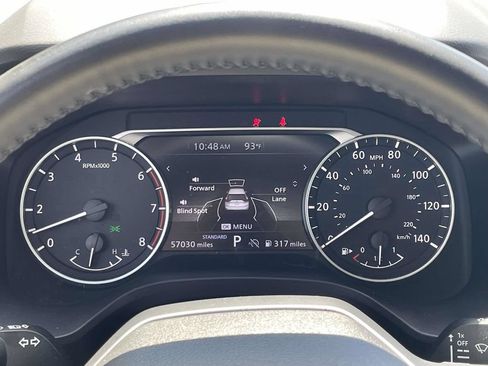 Used 2025 Nissan Rogue SV w/ SV Premium Package FWD image 30