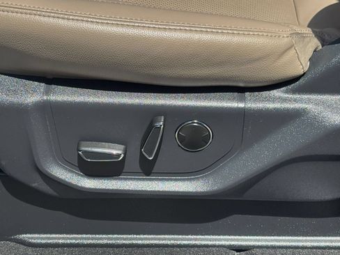 Used 2024 Ford Expedition Max Limited RWD image 18