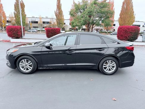 Used 2016 Hyundai Sonata SE w/ Cargo Package image 2
