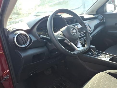 Used 2023 Nissan Kicks SV image 12