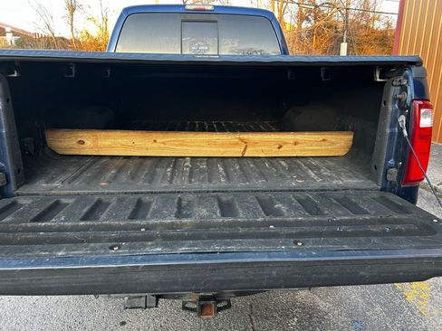 Used 2009 Ford F350 Lariat image 9