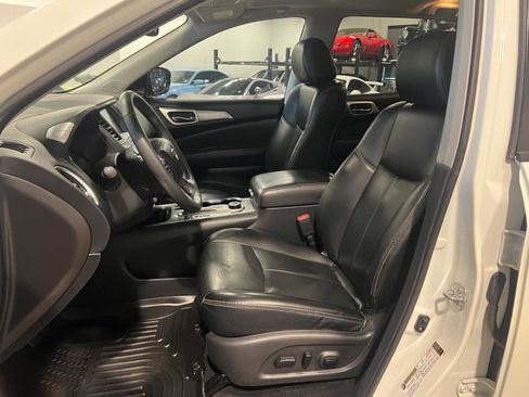 Used 2017 Nissan Pathfinder SL w/ SL Premium Package image 9