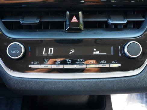 Used 2023 Toyota Corolla LE w/ Carpet Mat Package (TMS) FWD image 24