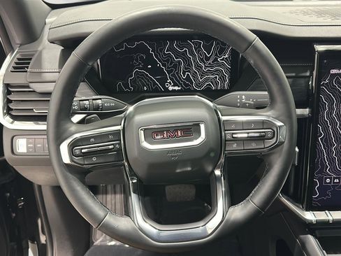 Used 2025 GMC Acadia Elevation w/ Elevation Premium Package image 9