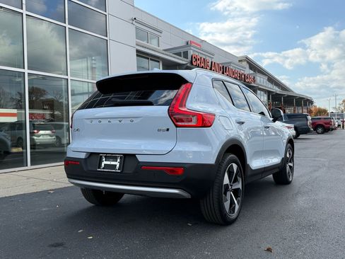 Used 2025 Volvo XC40 B5 Plus w/ Protection Package Premier image 4