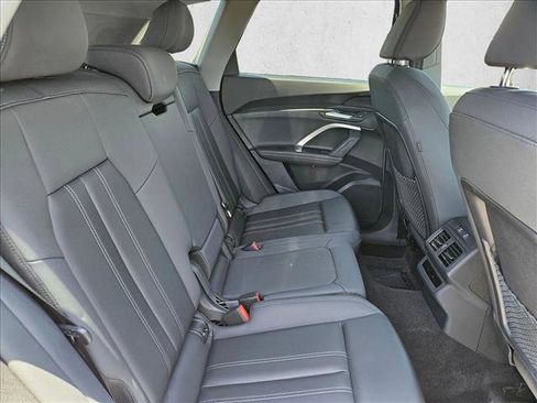 Used 2025 Audi Q5 Premium w/ Convenience Package AWD/4WD image 25