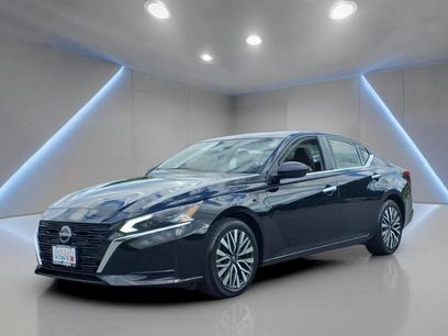 Used 2024 Nissan Altima 2.5 SV