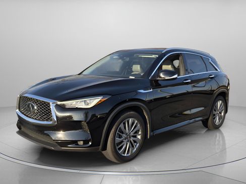 Used 2023 INFINITI QX50 Luxe image 2