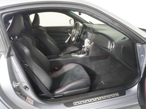 Used 2016 Subaru BRZ Limited w/ Popular Package #1 RWD image 33