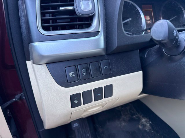 Used 2017 Toyota Highlander Limited AWD/4WD image 8
