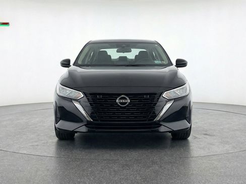 Used 2025 Nissan Sentra SV image 2