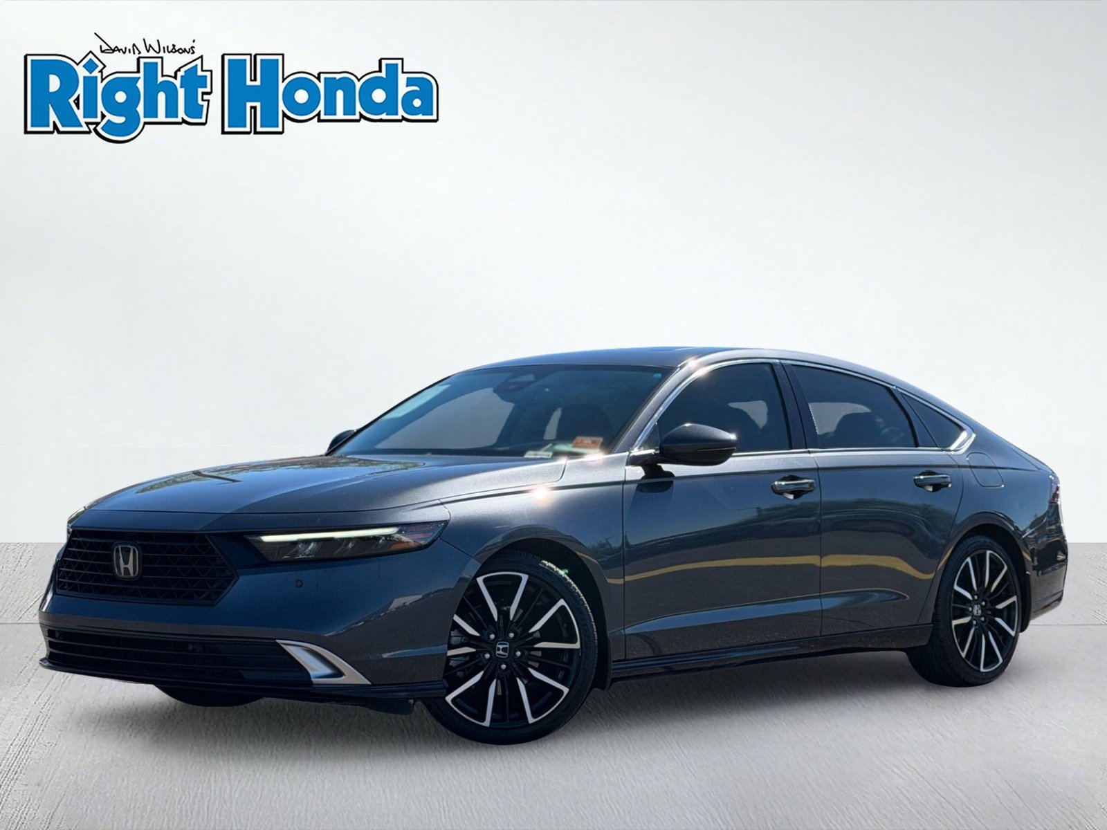 Used 2024 Honda Accord Touring image 2
